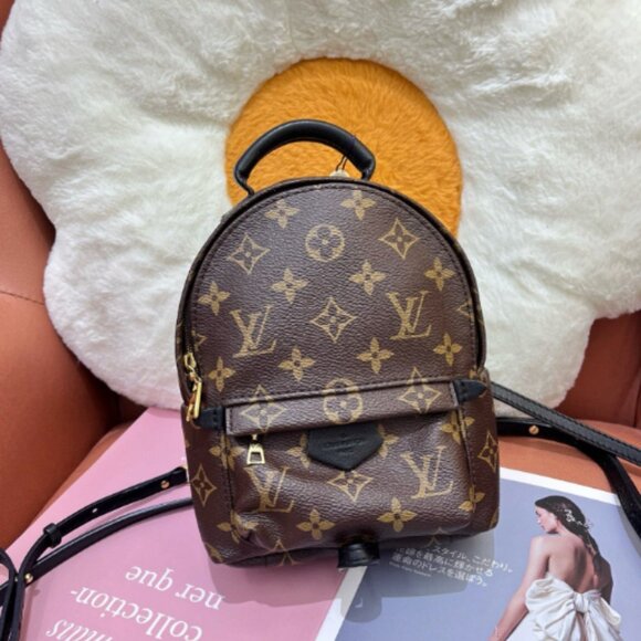 LOUIS VUITTON new lv bag - Picture 1 of 7